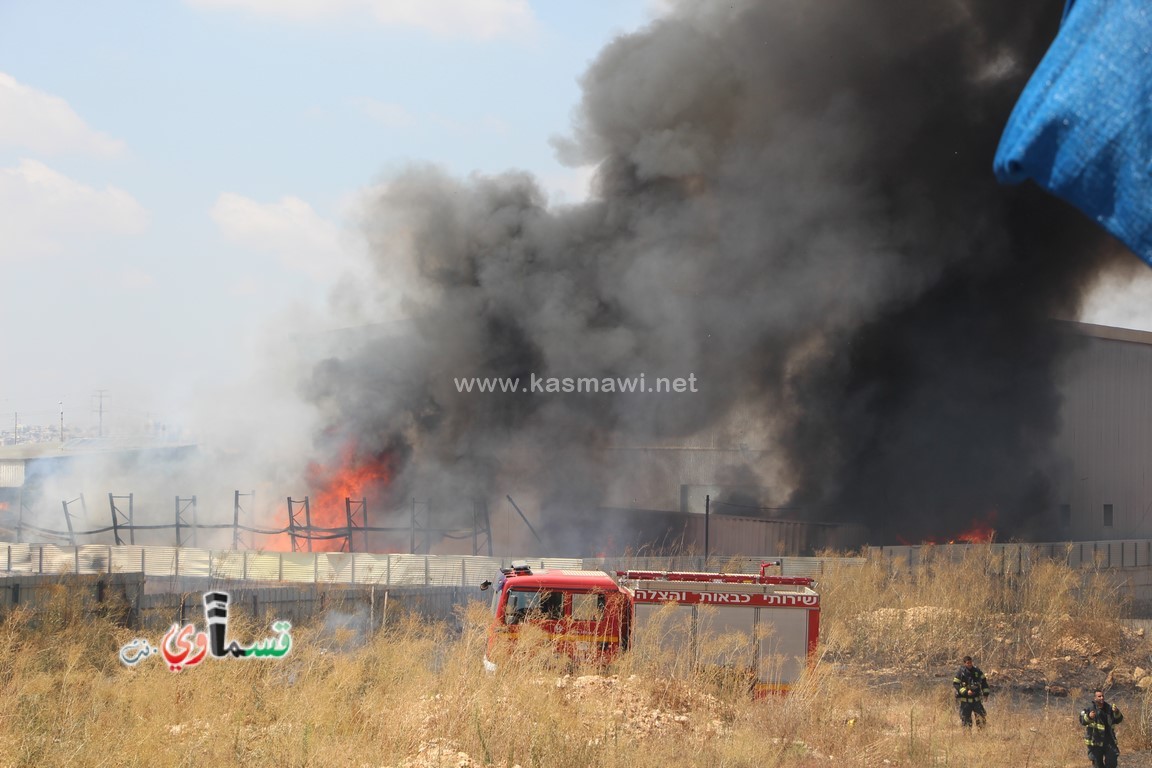 فيديو : اندلاع حريق كبير في مخزن للبلاستيك في سهل المدينة الغربي ومدير قسم الطوارئ خالد عيسى  اشكر كل الشباب اللذين قدموا معداتهم للسيطرة على الحريق  